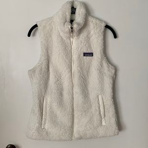 LIKE NEW Patagonia Los Gatos vest. Cream color, size small.